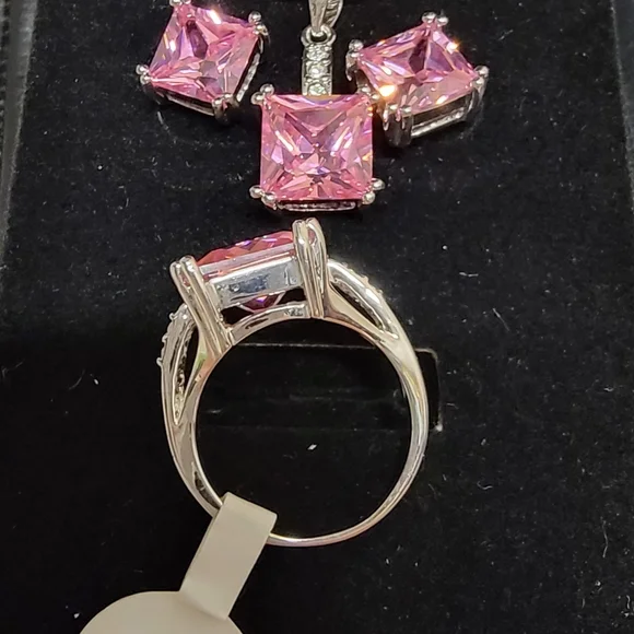 Pink zirconia jewelry set - Picture 2 of 6